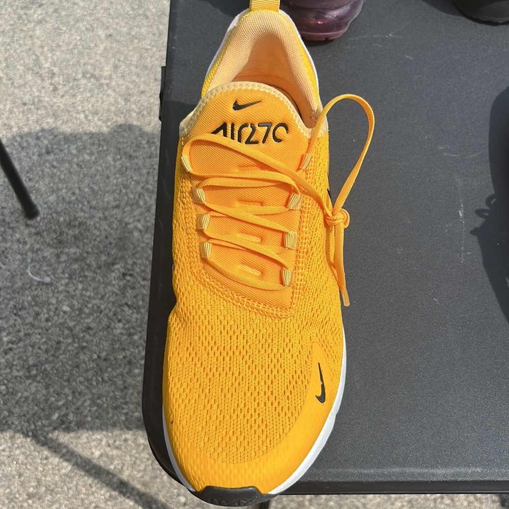 Nike 270